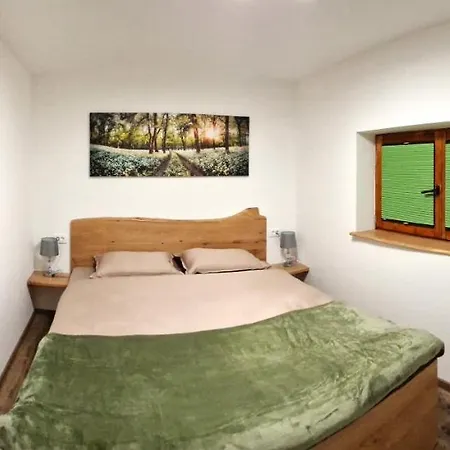 Straza House Apartmán